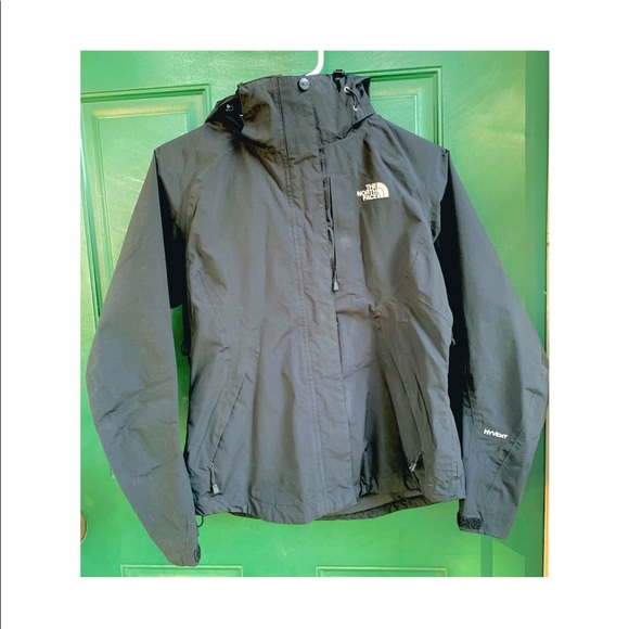 North Face HyVent Jacket with detachable hood. - Picture 2 of 6
